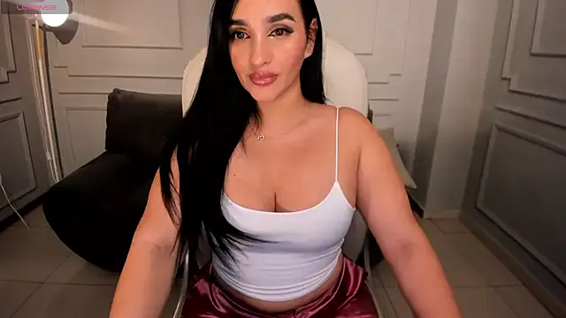 roouse – webcam model profile photo Image 15