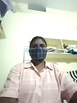  – webcam model profile photo Image 6