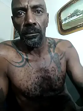  – webcam model profile photo Image 18