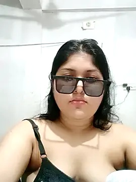  – webcam model profile photo Image 13