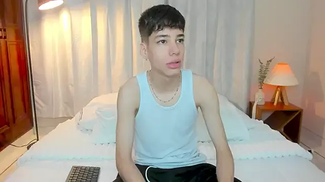  – webcam model profile photo Image 3
