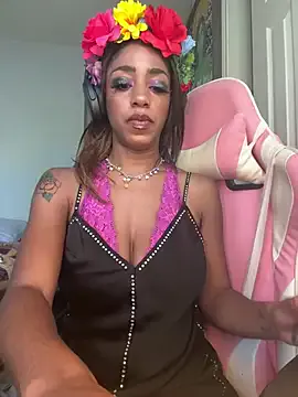  – webcam model profile photo Image 9