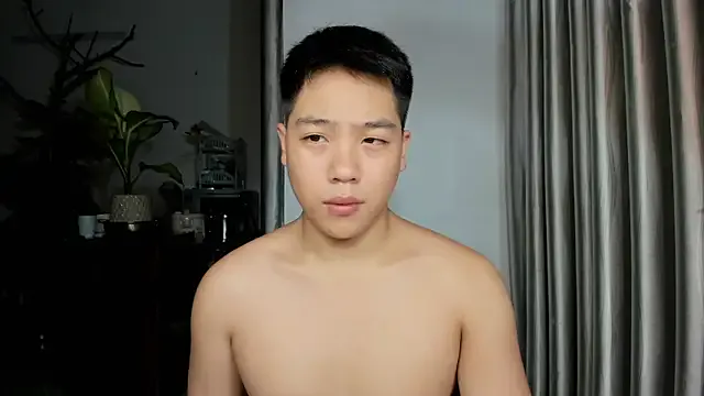  – webcam model profile photo Image 4