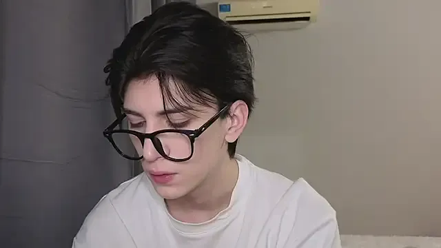 Diegoarctic – webcam model profile photo Image 3