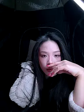 PlutoCalais – webcam model profile photo Image 5