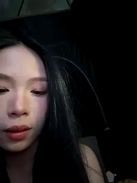 PlutoCalais – webcam model profile photo Image 6