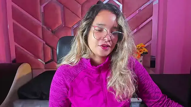 Olivia_Fox69's Thumb Image