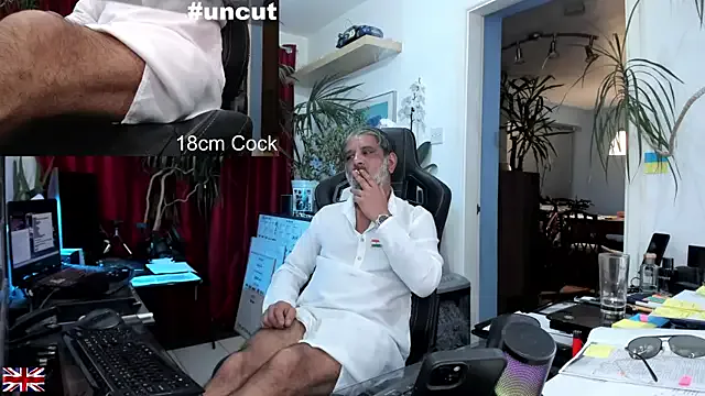  – webcam model profile photo Image 4