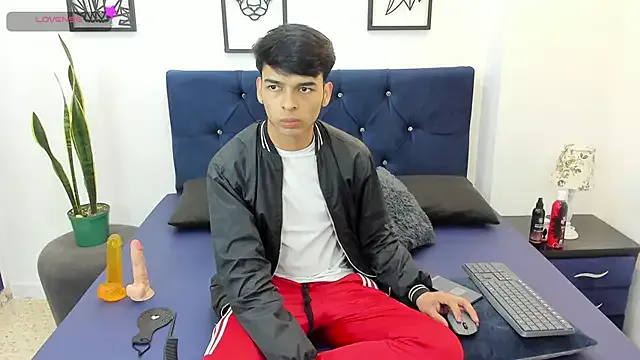 Nonchan_ – webcam model profile photo Image 13