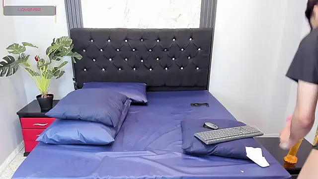 Nonchan_ – webcam model profile photo Image 14