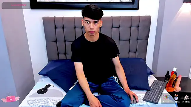 Nonchan_ – webcam model profile photo Image 15