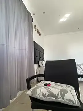 Yiyi-707 on FreeCamNet Image 8