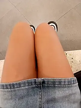 seraphine23 – webcam model profile photo Image 6