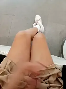 seraphine23 – webcam model profile photo Image 9