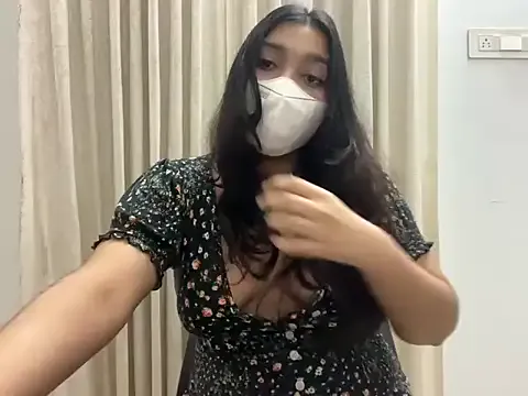 _chanMOMO_ – webcam model profile photo Image 2