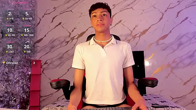  – webcam model profile photo Image 3