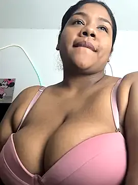 NANA_7 – webcam model profile photo Image 12