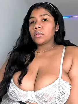 NANA_7 – webcam model profile photo Image 4