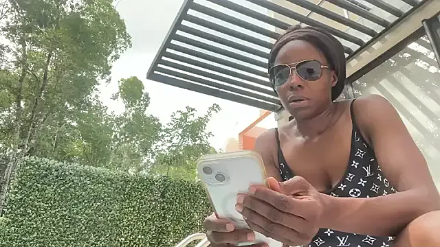 Mia--meow – webcam model profile photo Image 11