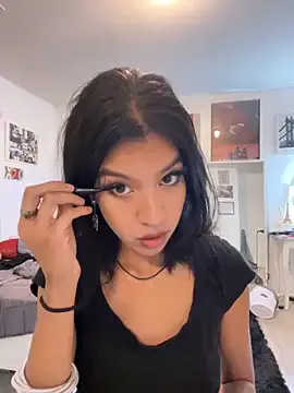 Mia--meow – webcam model profile photo Image 2