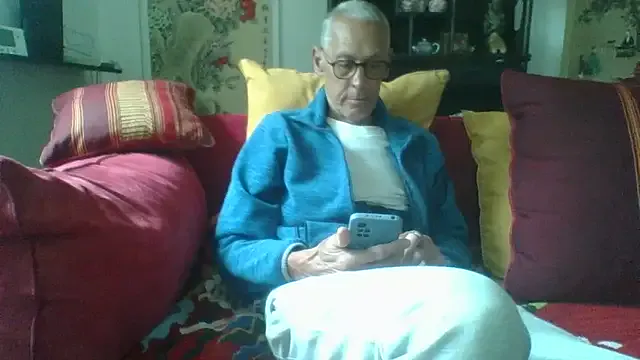 Megu_Melon – webcam model profile photo Image 2