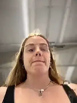 Mia--meow – webcam model profile photo Image 5