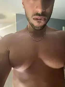  – webcam model profile photo Image 5