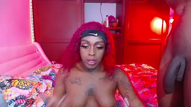roouse – webcam model profile photo Image 13
