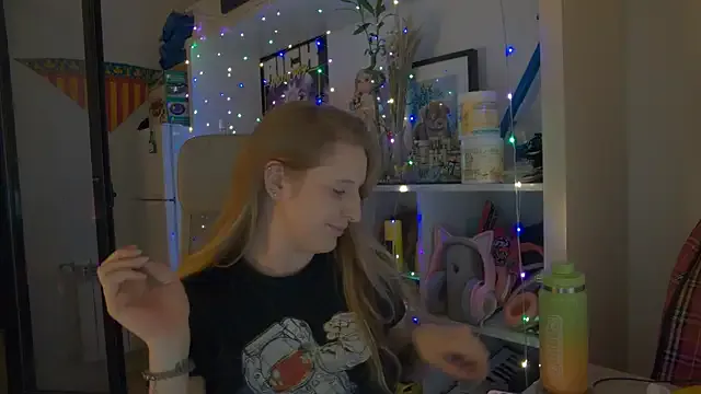 LoveOnStream – webcam model profile photo Image 13