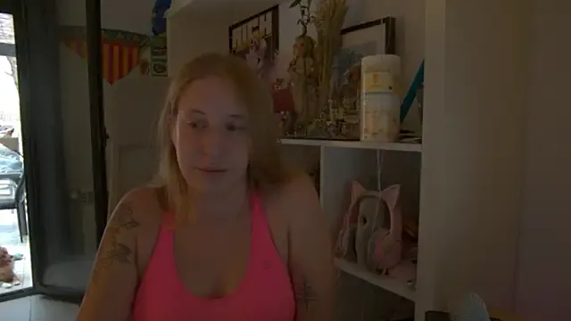 LoveOnStream – webcam model profile photo Image 16