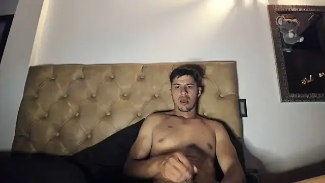 Yui-Ch – webcam model profile photo Image 6