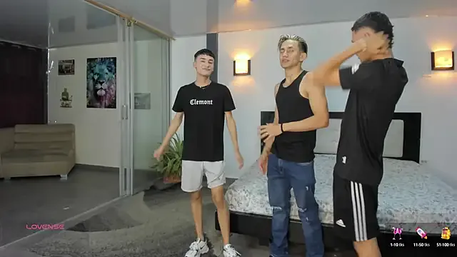 Nonchan_ – webcam model profile photo Image 5