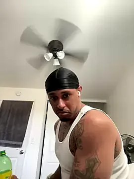 Musae – webcam model profile photo Image 9