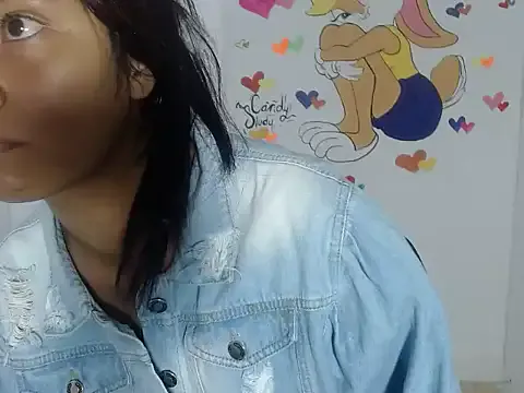 AmiLewis – webcam model profile photo Image 5