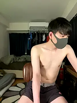 roouse – webcam model profile photo Image 9