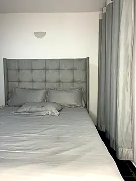 Dina_Tease – webcam model profile photo Image 3