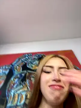 roouse – webcam model profile photo Image 6