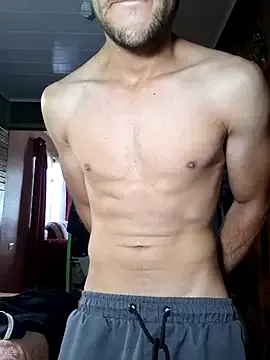 roouse – webcam model profile photo Image 6