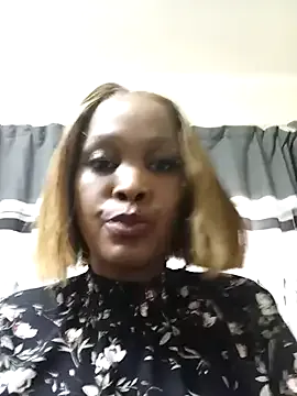 Nonchan_ – webcam model profile photo Image 8