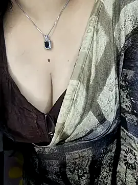 mikuserafini – webcam model profile photo Image 13