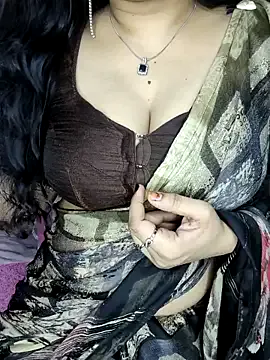 mikuserafini – webcam model profile photo Image 16