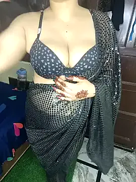 mikuserafini – webcam model profile photo Image 5