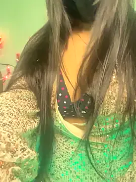  – webcam model profile photo Image 8