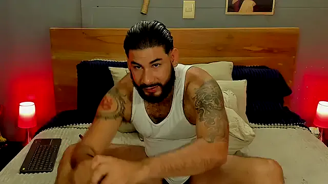 roouse – webcam model profile photo Image 3