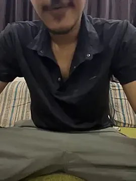paroncho – webcam model profile photo Image 19
