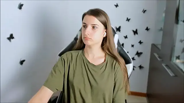 AnTikaMy – webcam model profile photo Image 11