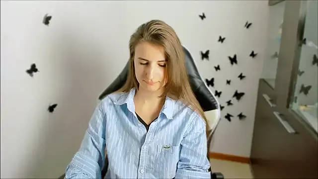 AnTikaMy – webcam model profile photo Image 13