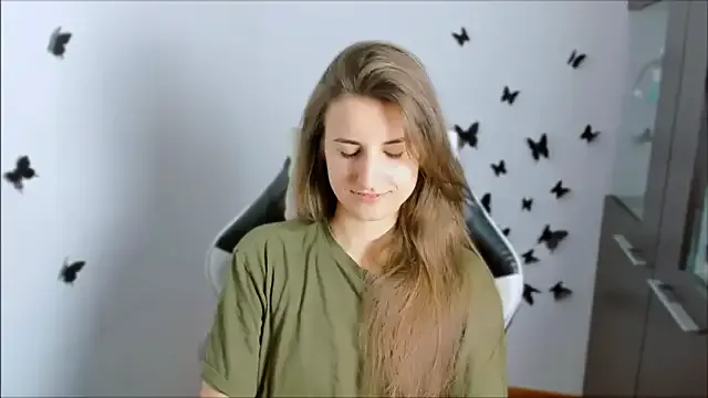 AnTikaMy – webcam model profile photo Image 15