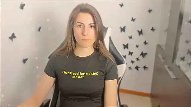 AnTikaMy – webcam model profile photo Image 2