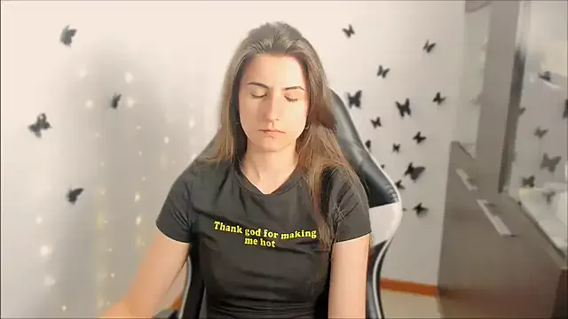 AnTikaMy – webcam model profile photo Image 4